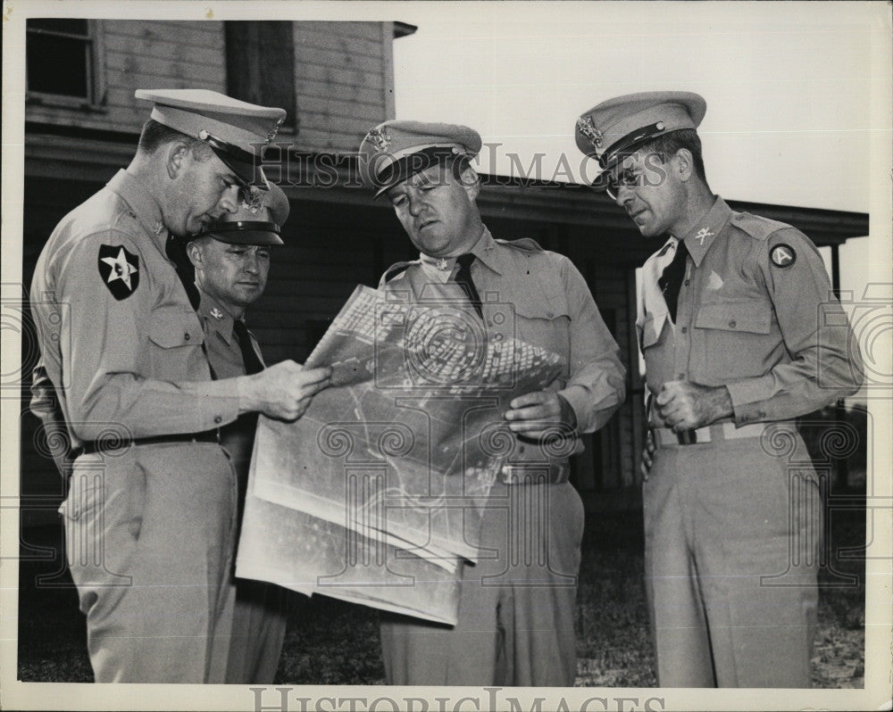 1950 Press Photo Maj John Calhoun,Col James MacDougall,Lt Col W Giles, Sherlock - Historic Images