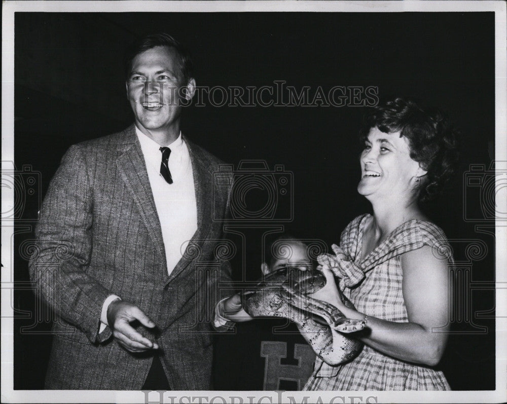 1963 Press Photo  Mass. Gov Endicott Peabody & Mrs Janet GAlos - Historic Images