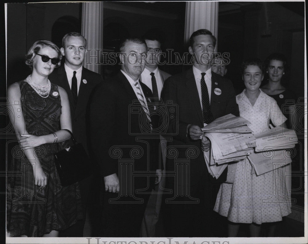 1960 Press Photo Mass. Gov Endicott Peabody at State House - Historic Images