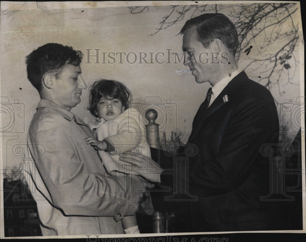 1966 Press Photo Endicott Peabody  &amp; Leo Dworsky &amp; daughter - Historic Images