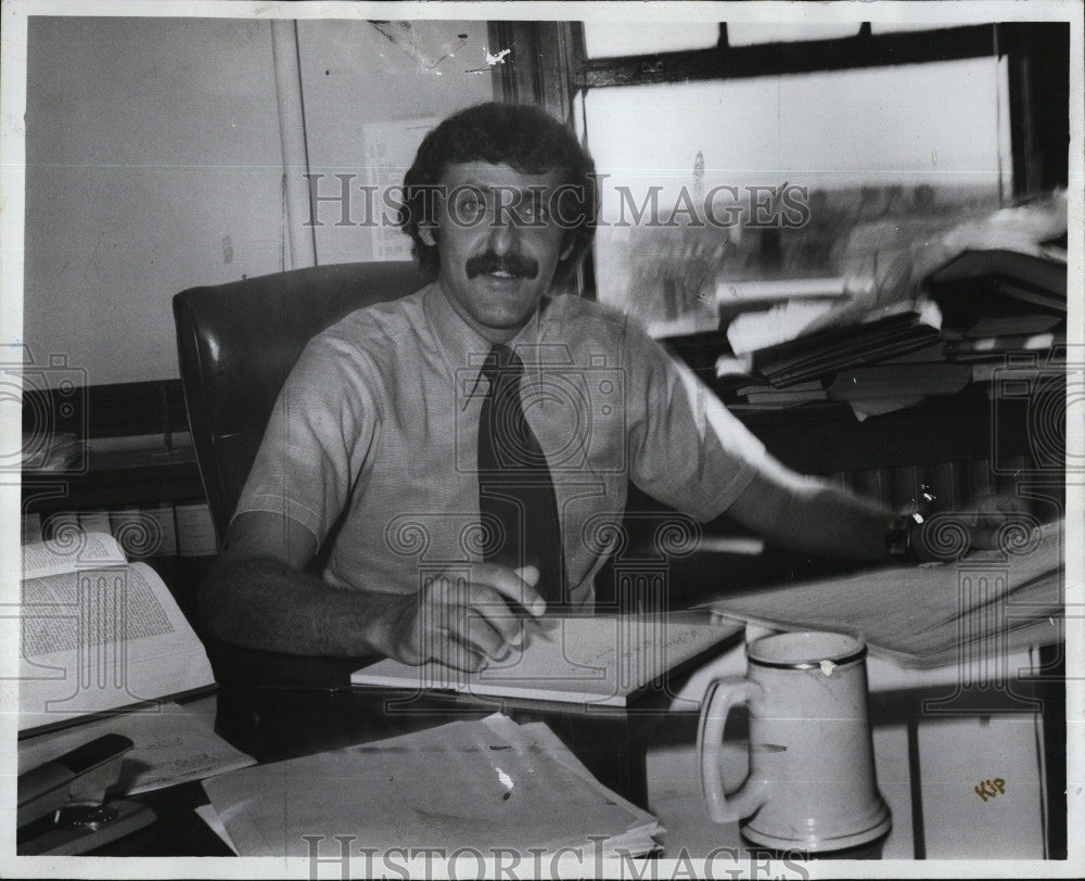 1973 Press Photo Stephen E. Vercollone, city auditor for Boston - Historic Images