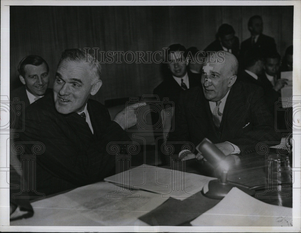 1946 Press Photo Dr Pedro Velloso from Brazil &amp; Col WR Hodgson of Australia - Historic Images