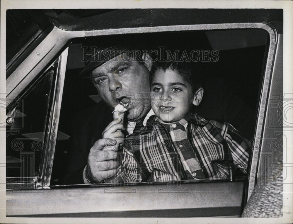 1966 Press Photo Comedian Jackie Vernon &amp; David Minter - Historic Images