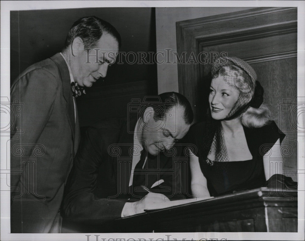 1951 Press Photo Prisoner of war Robert A Vogeler Carson Lyman - Historic Images