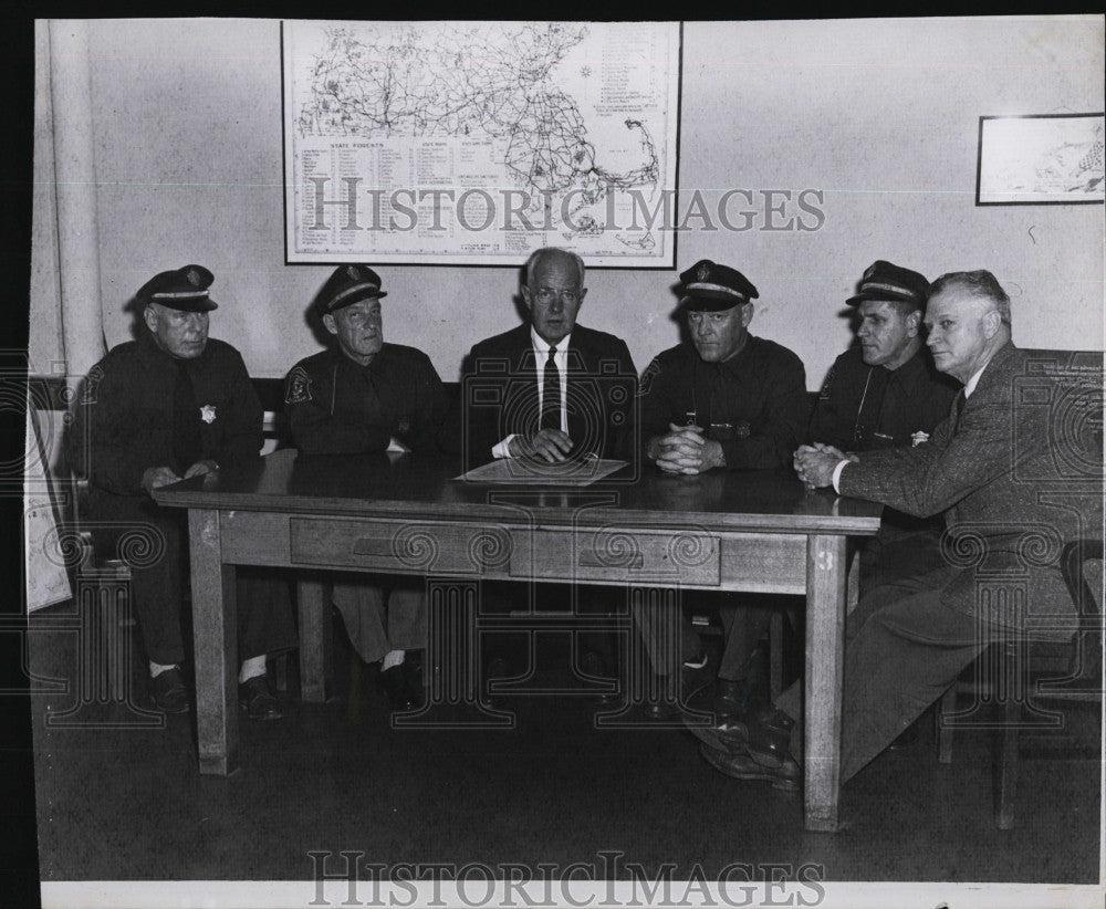 1956 Press Photo Commissioner of Natural Resources Arthur T Lyman Howard Willard - Historic Images