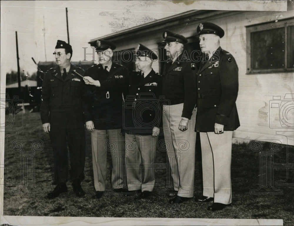 1955 Press Photo Maj James Lynch Brig Gen EB Gjelsteen Maj Gen NA Burnell - Historic Images