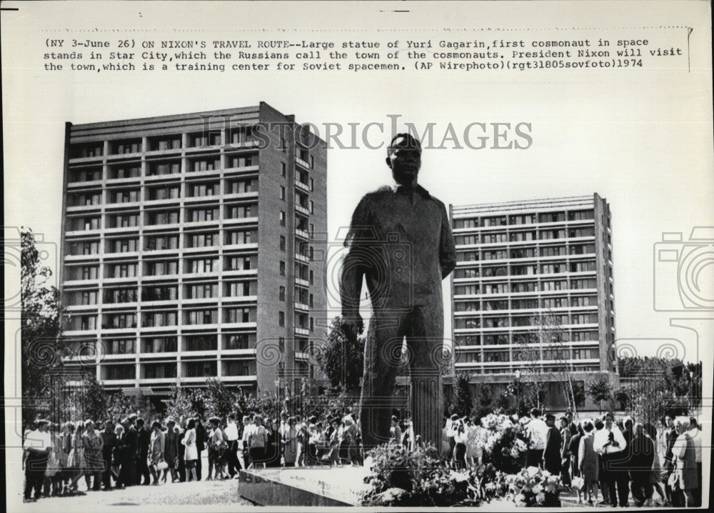 1974 Press Photo Statue of Soviet cosmonaut Yuri Gagarin in Star City,Russia - Historic Images