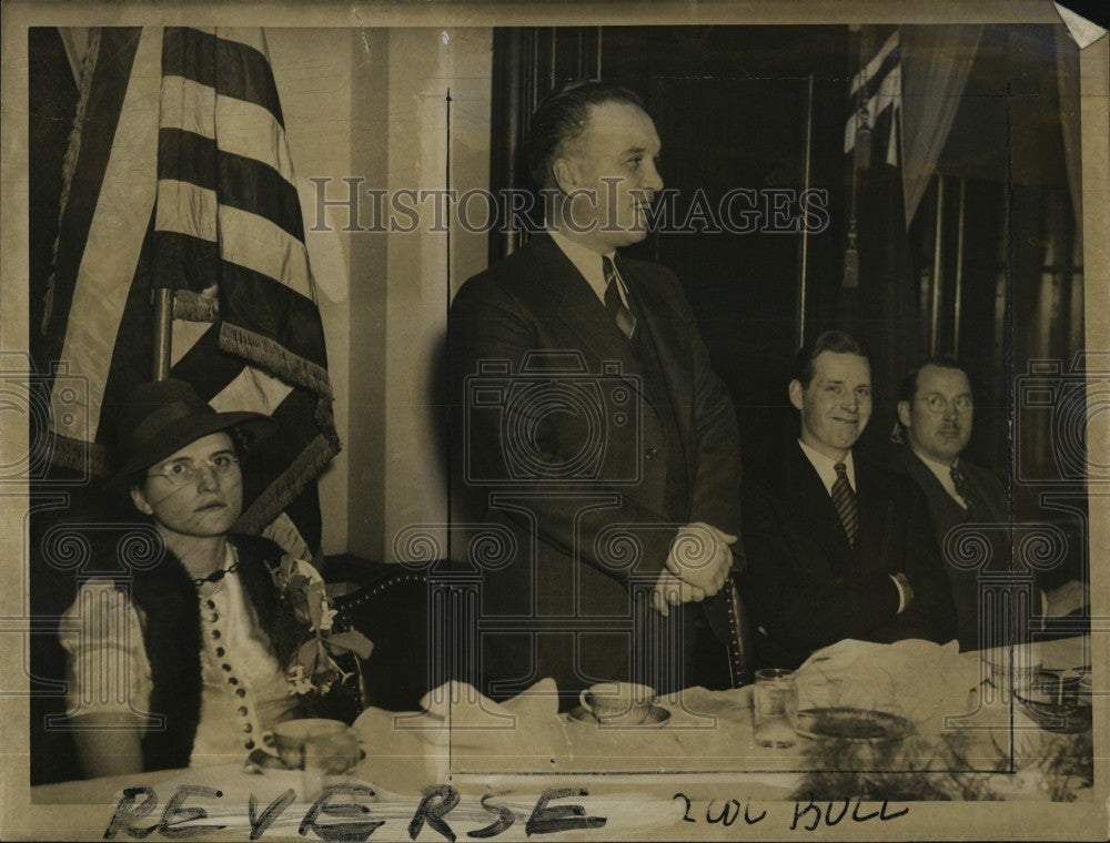 1939 Press Photo Premier Thane Campbell and Mayor Maurice Tobin at meeting - Historic Images