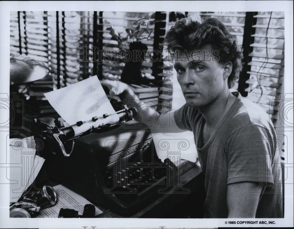 1985 Press Photo Nicholas Campbell stars in  &quot;The Insiders&quot; - Historic Images