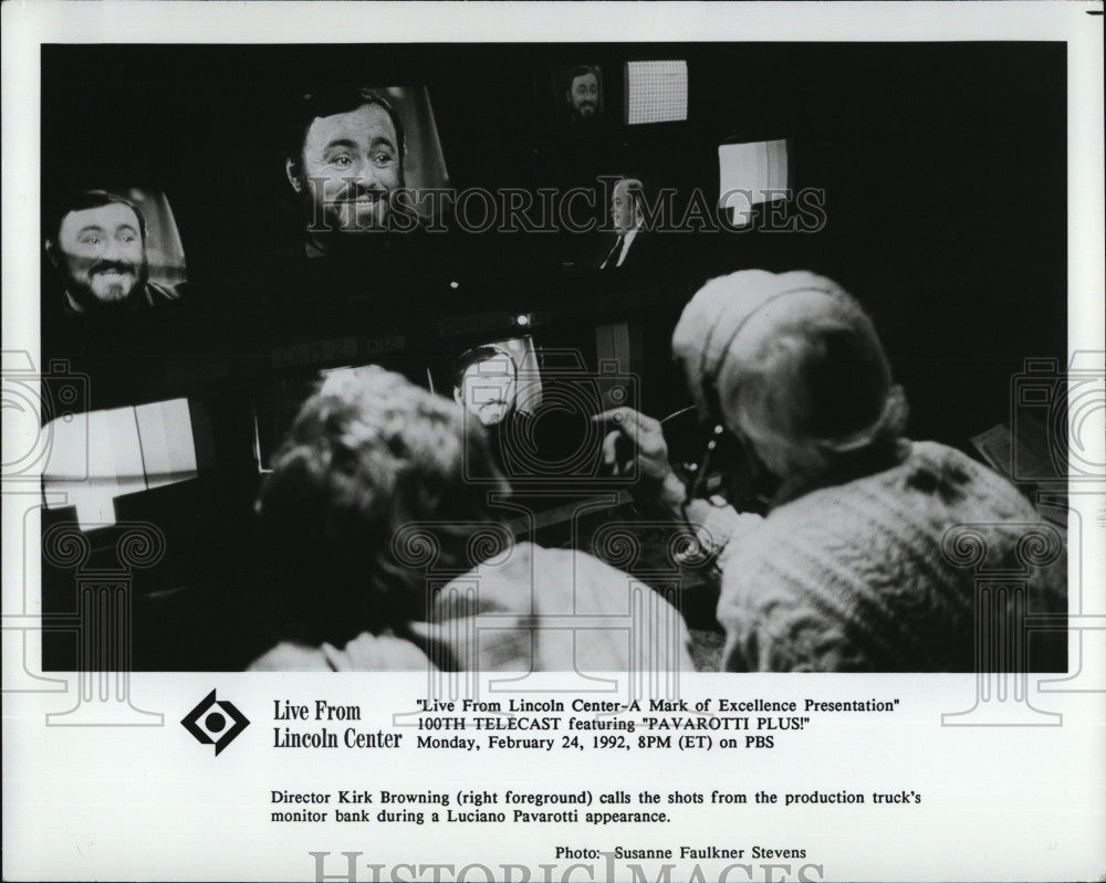 1992 Press Photo Opera singer, Luciano Pavarotti &quot;Pavarotti Plus!&quot; - Historic Images