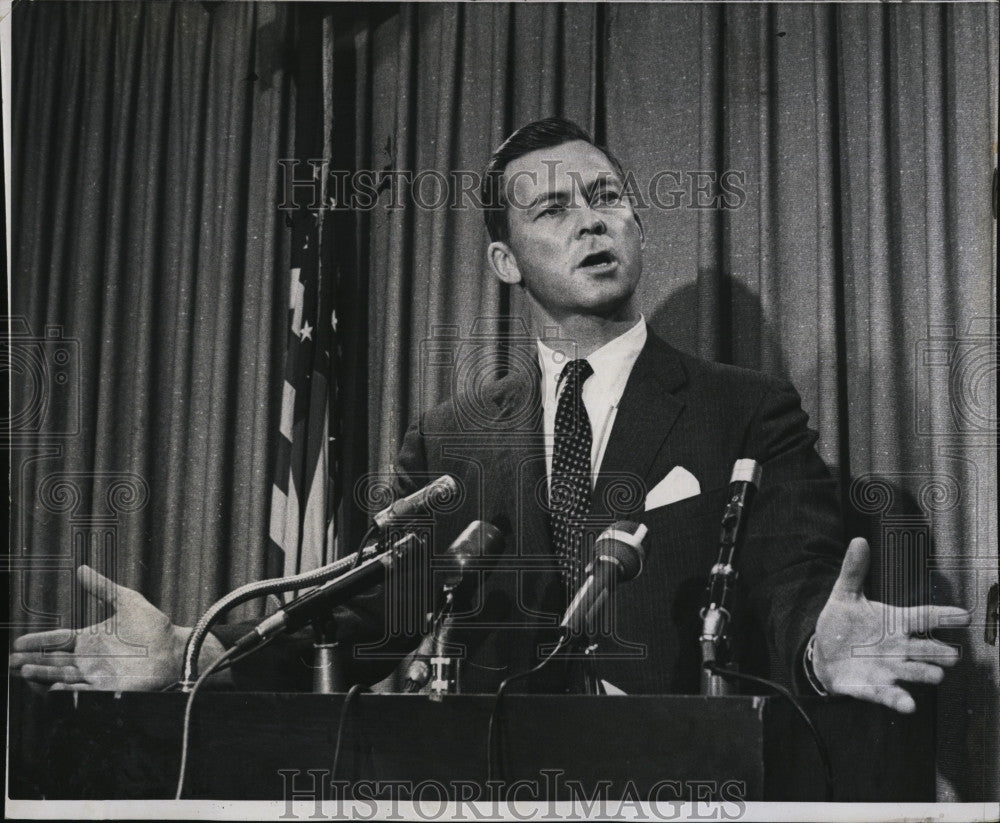 1964 Press Photo Mass Gov. Endicott Peabody in Boston - Historic Images