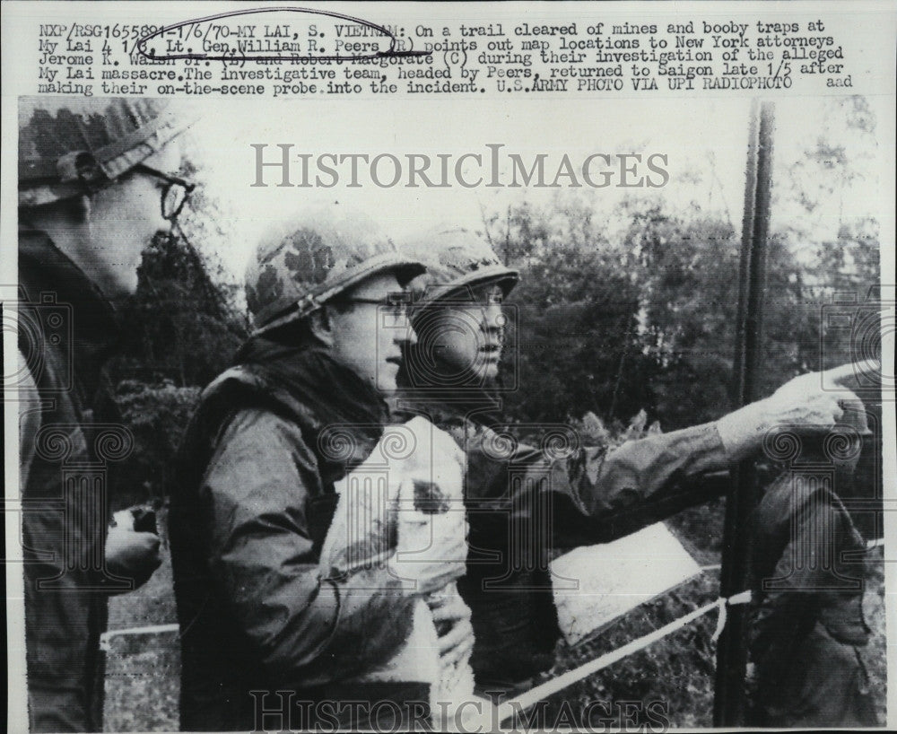 1970 Press Photo  Lt Gen William Peers , Attys JK Walsh &amp; R Macgorate - Historic Images