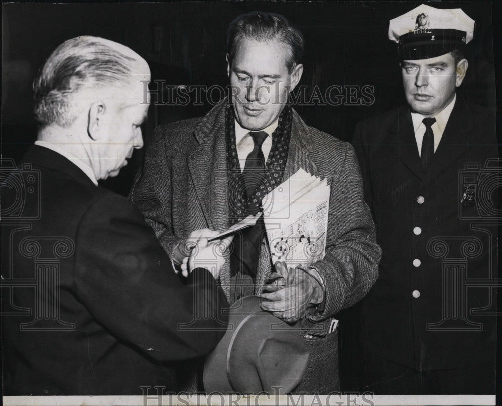 1960 Press Photo Johannes Ver Veldt of Holland, friend of Van Rie - Historic Images