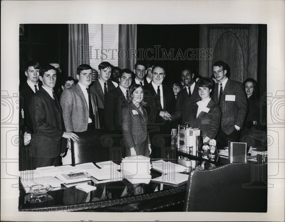 1965 Press Photo Massachusetts Mr Davoren in Speakers Chambers - Historic Images