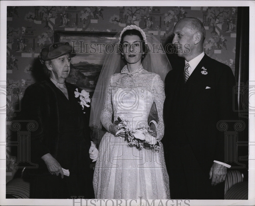 1952 Press Photo Helen Louise Schryver Marries Congressman-Elect Laurence Curtis - Historic Images