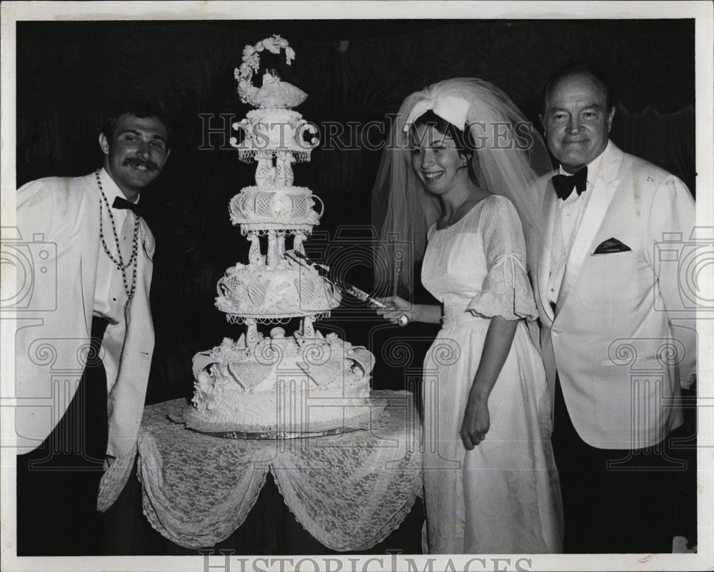 1969 Press Photo Victor Stone and Wife With Bob Hope At Wedding - Historic Images