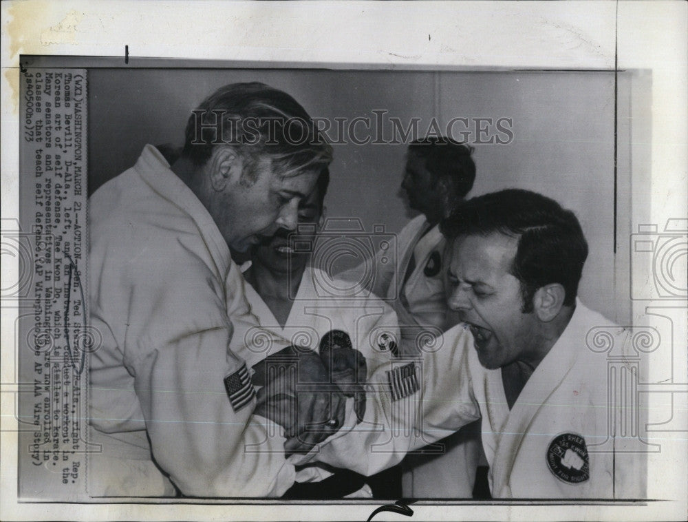 1973 Press Photo Senator Ted Stevens And Thomas Bevill Practice Tea Kwon Do - Historic Images