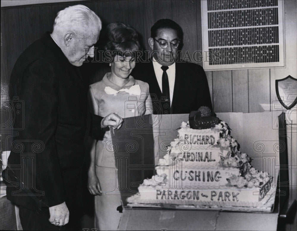 1967 Press Photo Cardinal Richard Cushings Cake AT Apragon Park in Boston - Historic Images