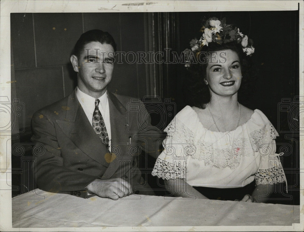 1946 Press Photo Joseph Stokes &amp; Miss Ann McMennimen at the Annual Frolic - Historic Images