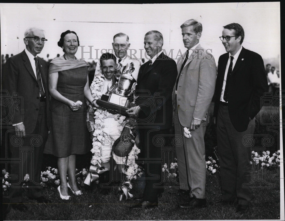 1964 Press Photo Gov.Volpe present Trophy to Masscap Winner Jockey Nelson. - Historic Images