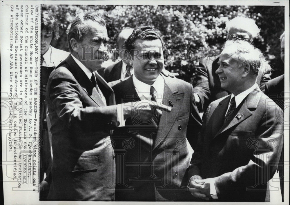 1974 Press Photo President Nixon, A. P. Lyashko - Historic Images