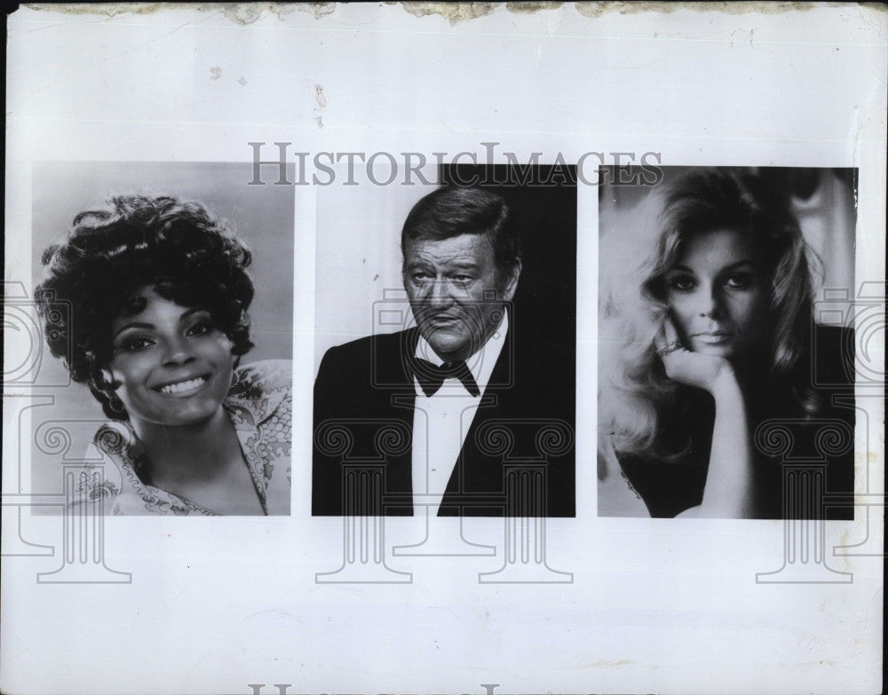 1971 Press Photo Leslie Uggams, John Wayne, Ann-Margret &quot;Swing Out, Sweet Land&quot; - Historic Images