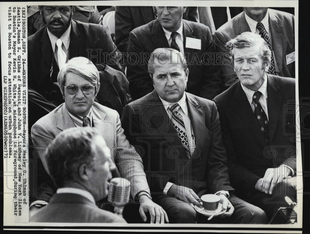 1971 Press Photo Mayor Wesley Uhlman, Mayor Roman Gribbs, Mayor J. Lindsey - Historic Images