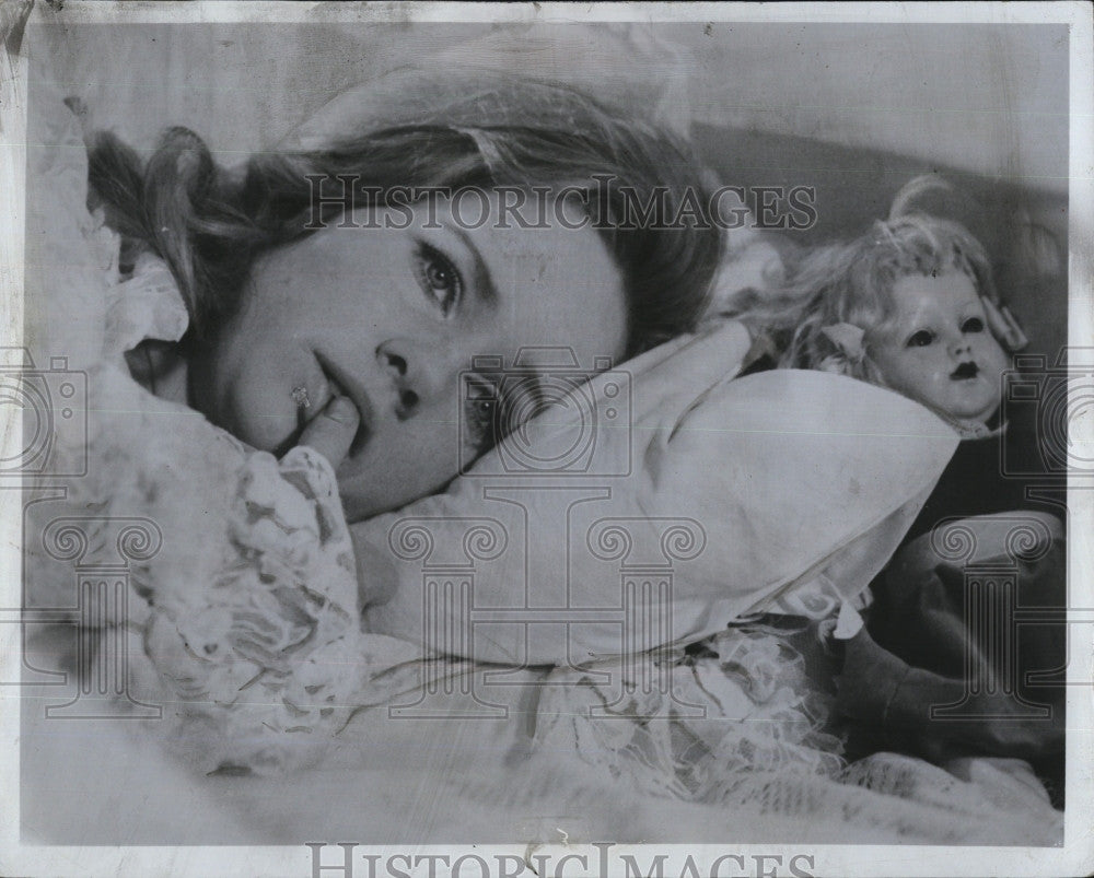 1973 Press Photo Liv Ullman in &quot;Cries &amp; Whispers&quot; - Historic Images