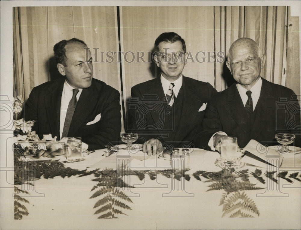 1947 Press Photo MA Housing Commission Honors Phillip Nichols With Dinner - Historic Images