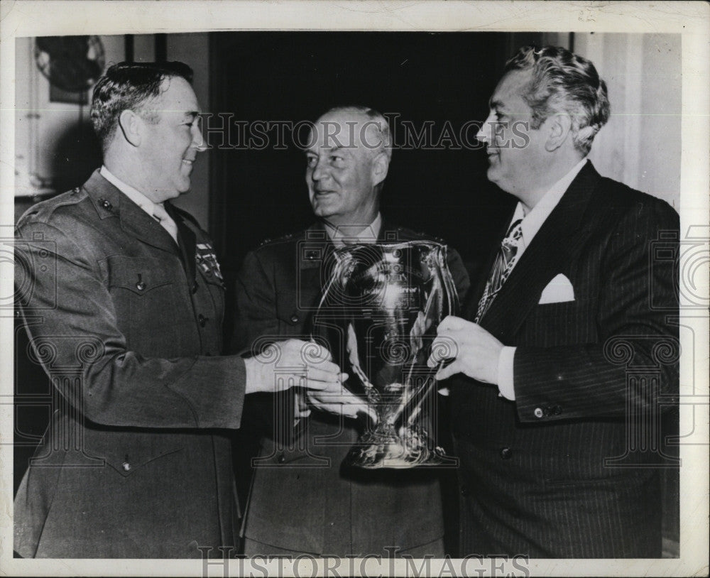 1944 Press Photo Pistol Tournament Winner Charles Brown - Historic Images