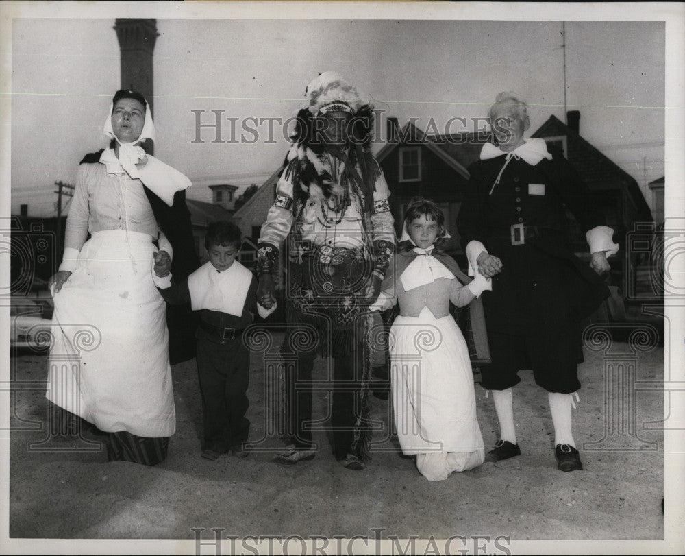 1957 Press Photo Reenactment of The Mayflowers and Pligrims - Historic Images