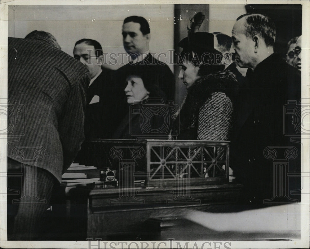 1942 Press Photo &quot;Caplin Mob&quot; Plead Guilty Irving Taub, Mrs. Gussie Blumenson - Historic Images