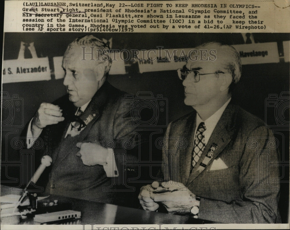 1975 Press Photo Stuart &amp; Plaskitt Lose Fight to Keep Rhodesia in Olympics - Historic Images