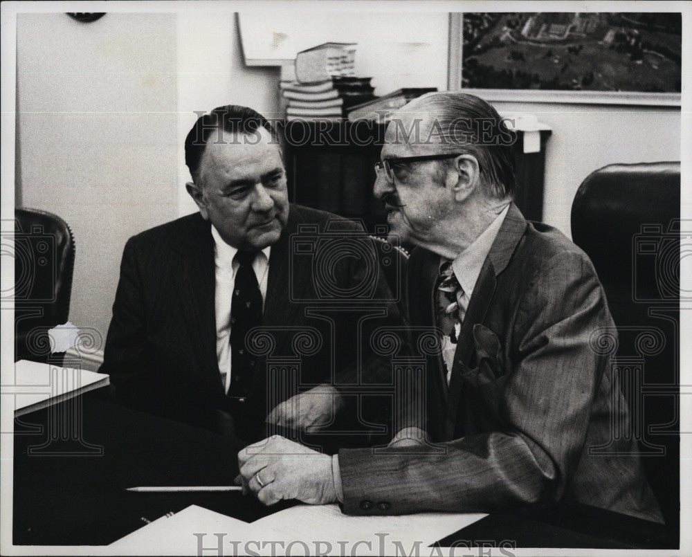 1972 Press Photo Dr J Sydney Stillman &amp; Rep Daniel Flood - Historic Images