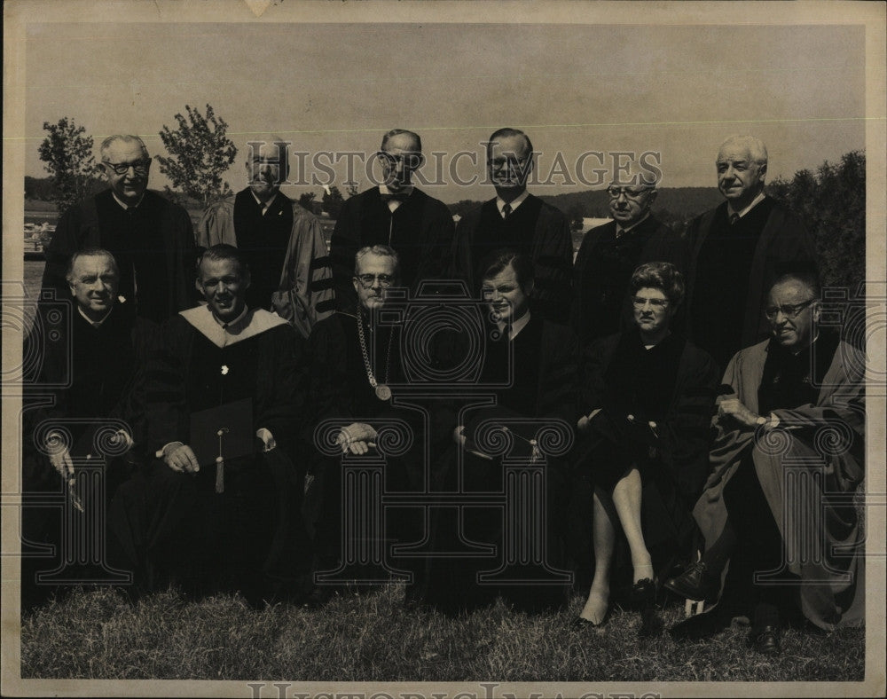 1969 Press Photo Judge G Josept Tauro &amp; Others Awarded Honorary Degrees - Historic Images