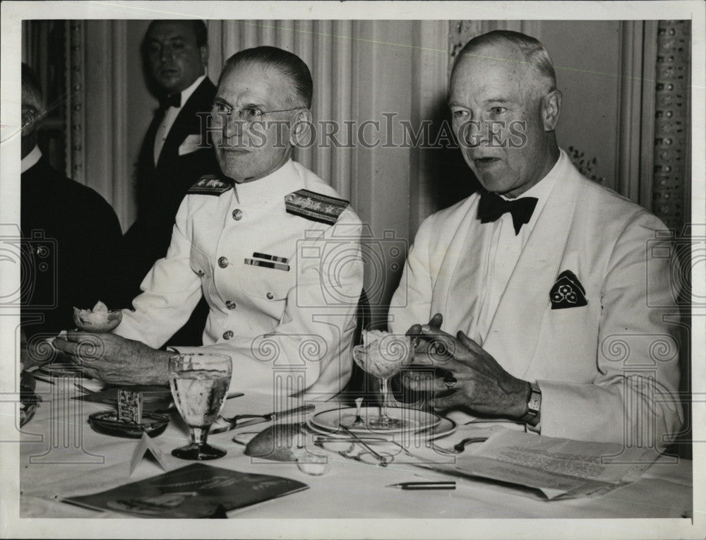 1942 Press Photo Rear Adm. Wm TArrant &amp; Rear Adm Wat Cluverius - Historic Images