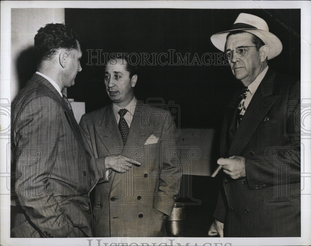 1949 Press Photo Jimmy Tarantino, publishermat police D Terry & Capy F Moulton - Historic Images