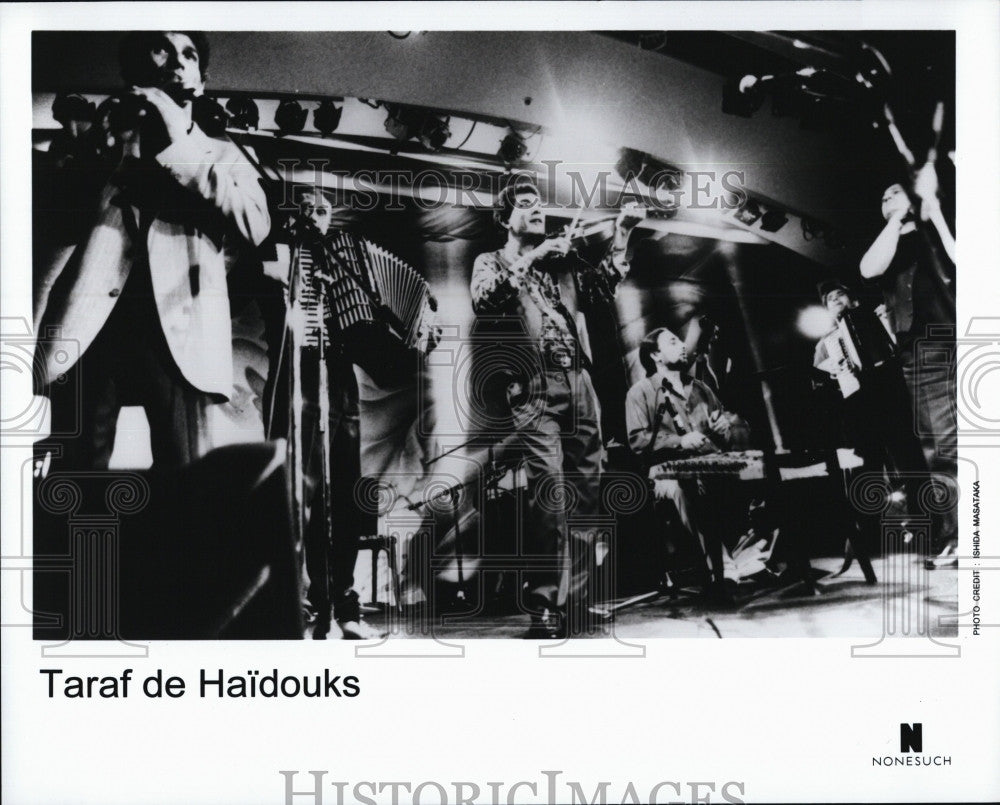 Press Photo Band &quot;Taraf de Haidouks&quot; on Nonesuch label - Historic Images