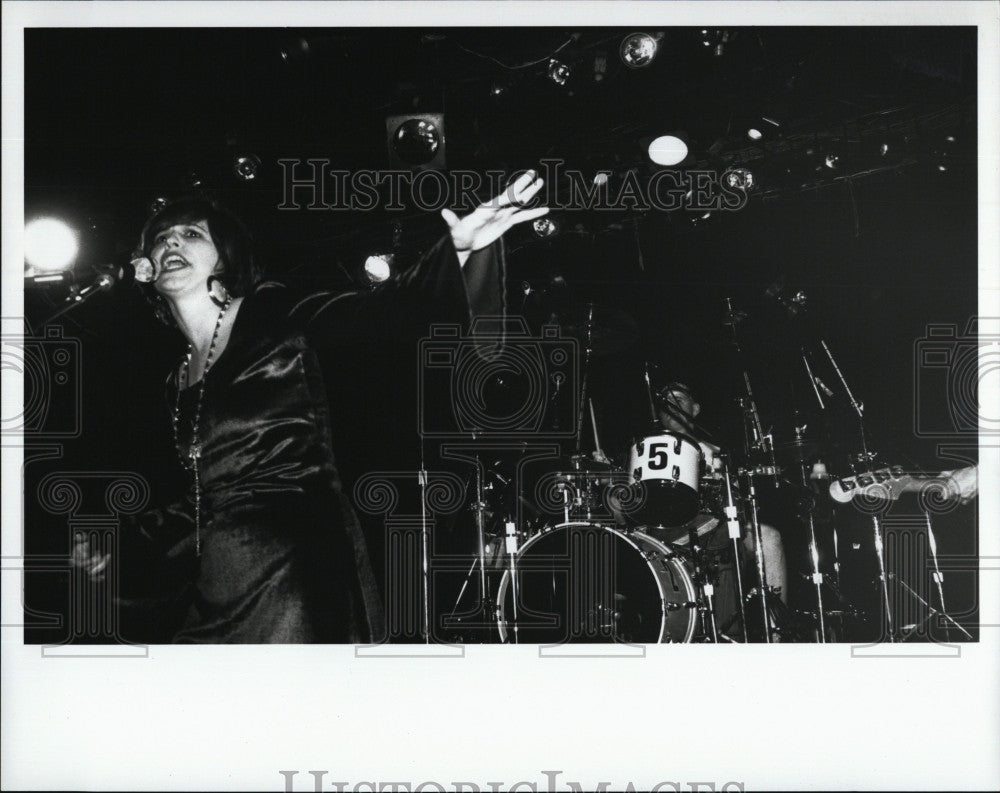 1990 Press Photo Band &quot;Talking To The Animals&quot; performs - Historic Images