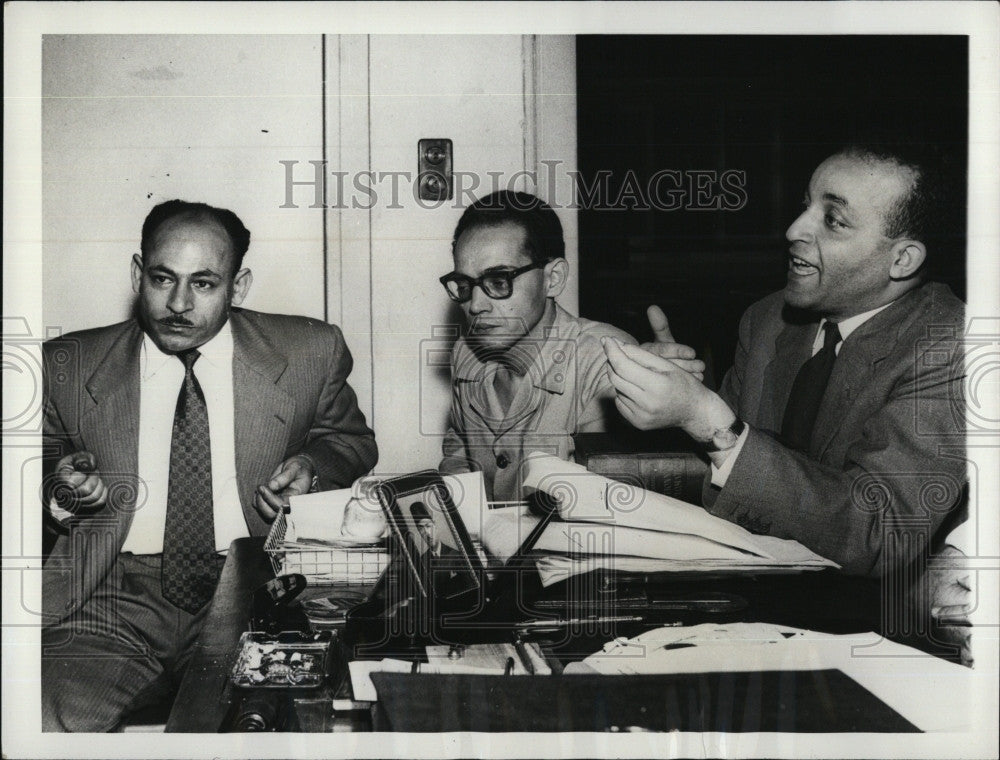 1956 Press Photo Egyptian Radio Announcers Deported Tarabay Younan Darwich - Historic Images