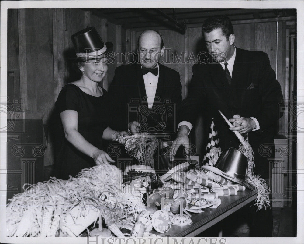 1964 Press Photo N ew Years Eve,C Tamagno,Terry &amp; C Block,Monticello restaurant - Historic Images