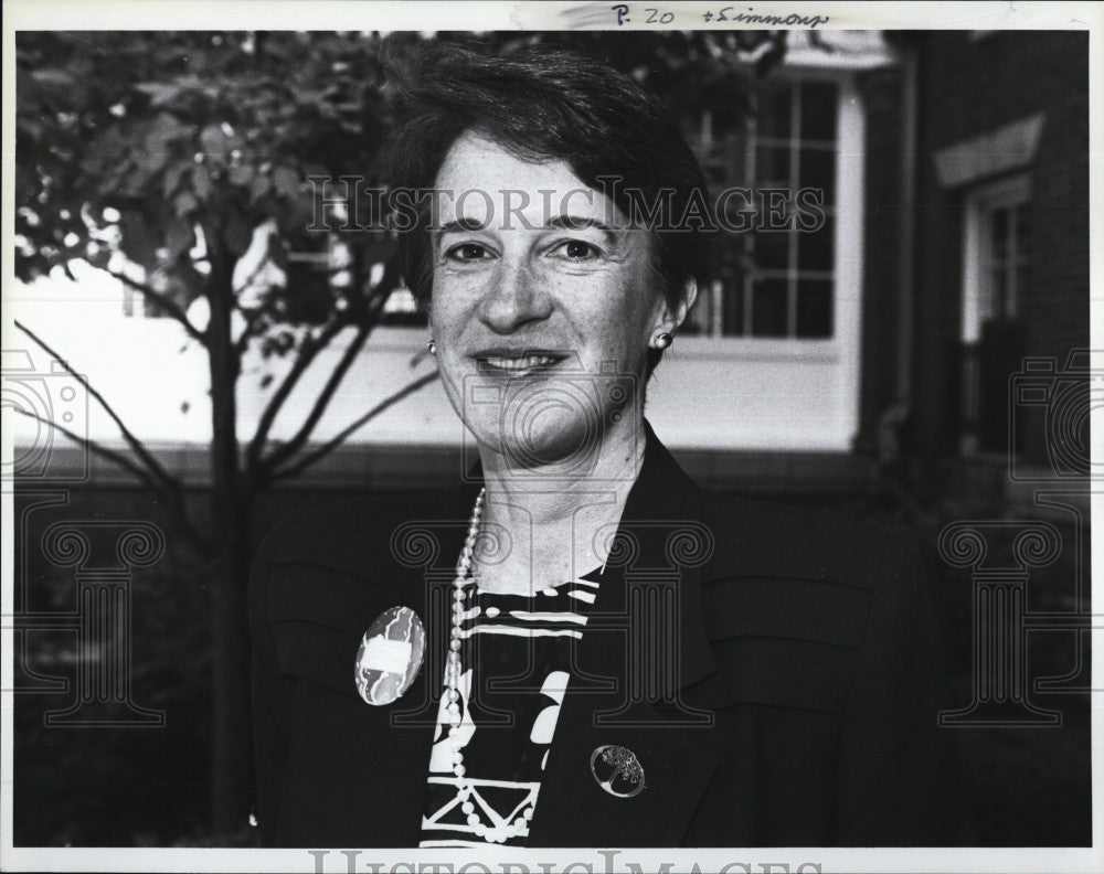 1995 Press Photo Simmons College first Woman President Jean Dowdall - Historic Images