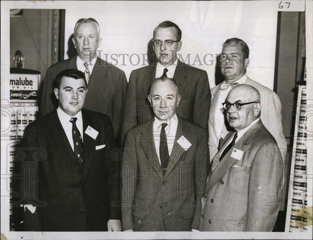 1953 Press Photo American Oil Co Thomas V Douglas Roderick Nourse Karl H Shaw - Historic Images