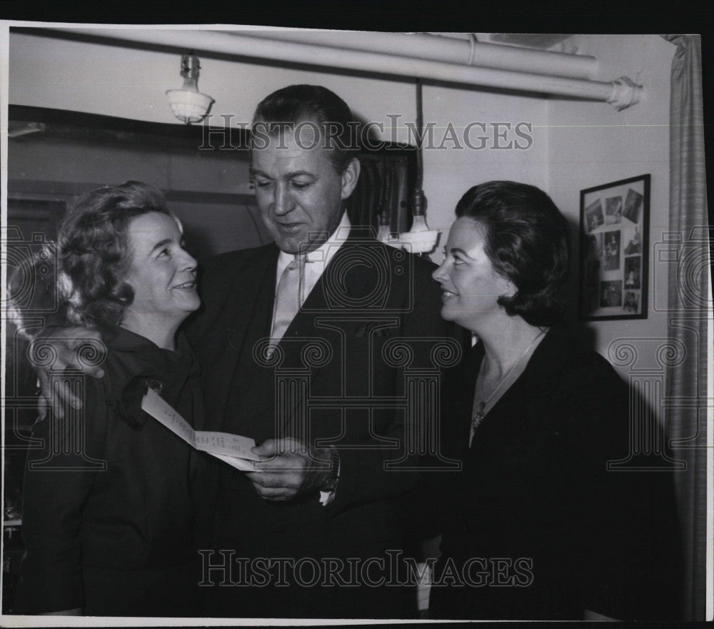 1962 Press Photo Tara Club of Boston, E Dorney,A Mooney &amp; actor Forrest Tucker - Historic Images