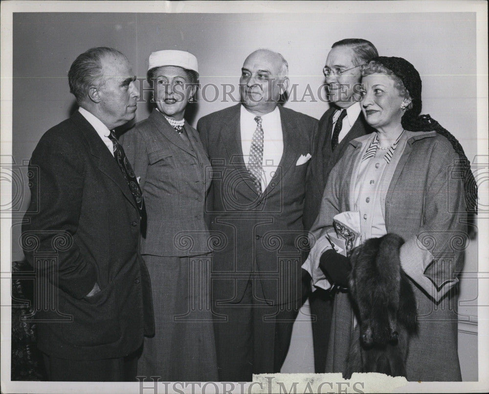 1956 Press Photo Planning Committee For Scholarship Luncheon Meets - Historic Images