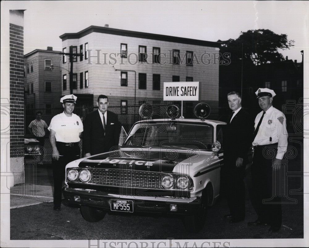 1963 Press Photo Sgt Alfred White Mayor Lawrence Bretta Thomas O&#39;Brien - Historic Images