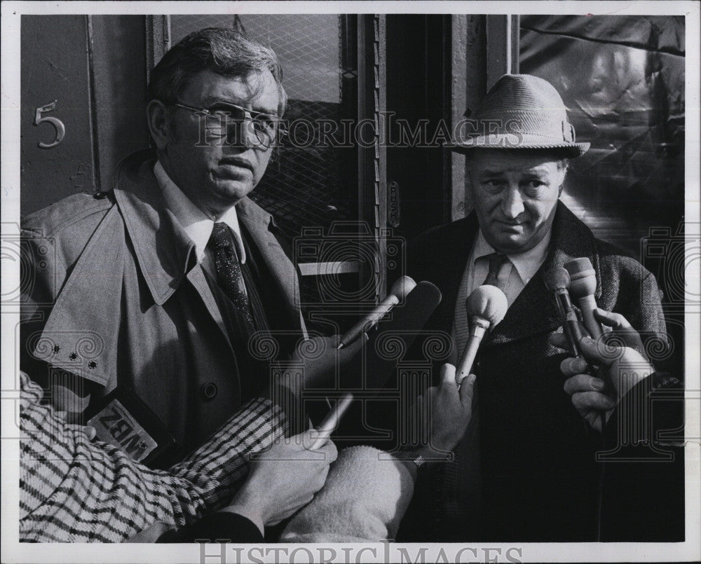 1980 Press Photo Lt Tom Spartichino &amp; Somerville Cap Al White - Historic Images