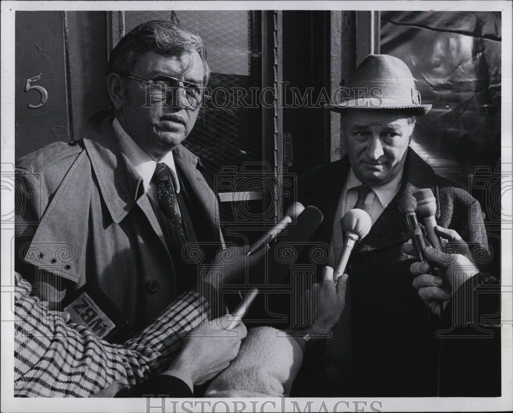1980 Press Photo Lt Tom Spartichino & Somerville Cap Al White - Historic Images
