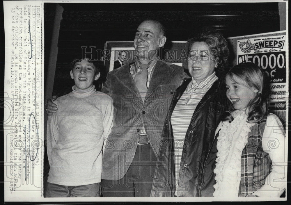 1972 Press Photo Lester Whitman &amp; wife after winning a contest - Historic Images