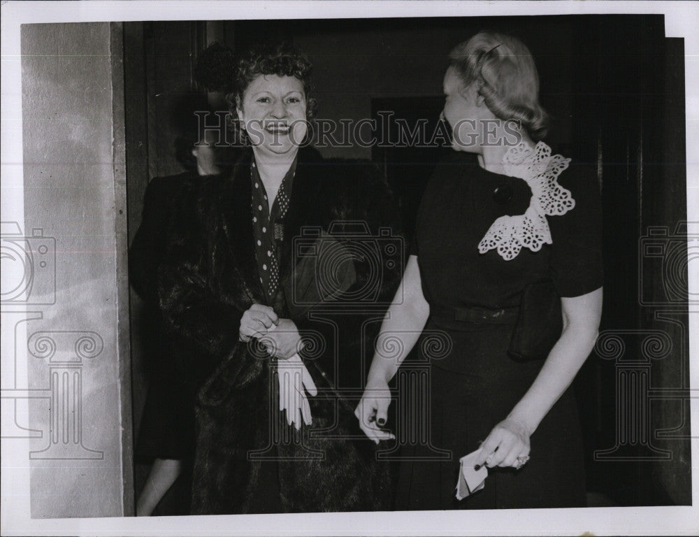 1947 Press Photo Alice Winburg &amp; Pauline Warren at Cole murder hearing - Historic Images